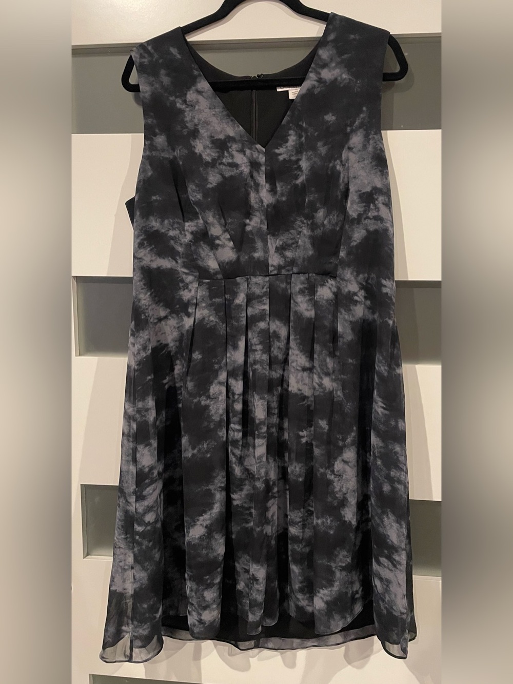 Coldwater Creek Black and Gray Tie-Dye Pleated Midi Dress